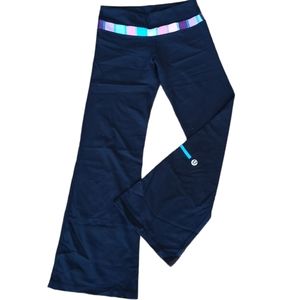 Lululemon Reversible Flared Groove Leggings